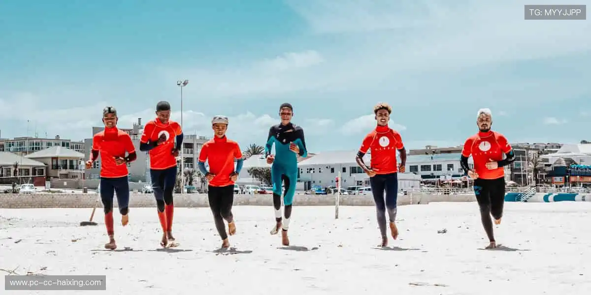 🎉 观赛互动，赢取限量版周边不是梦！🎁